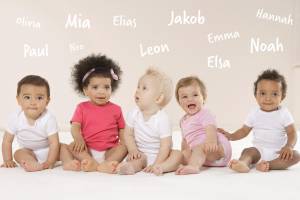 Mädchennamen und Jungennamen: Beliebte Vornamen und ihre Bedeutungen
