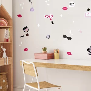 Wandtattoo mit Make-Up Motiven