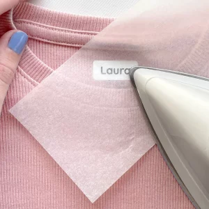 Bügeletiketten für Kleidung mit name auf Shirt