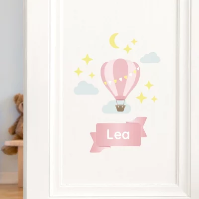 Personalisierte Namensetiketten mit Heißluftballon-Design für Kinderzimmer, perfekt für das Kinderzimmer-Wanddekor.